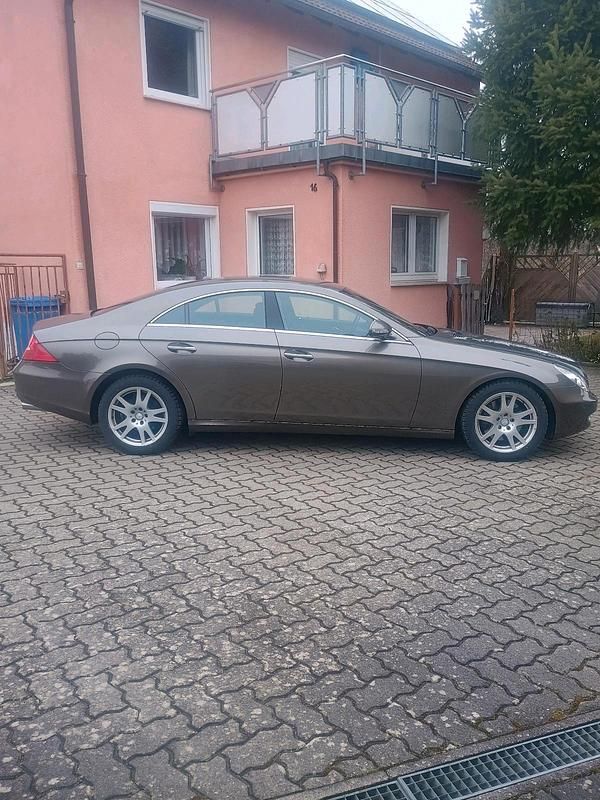 Andere farben Gebraucht 2007 Mercedes CLS350 Limousine | 13.950 € - Bild 1/4
