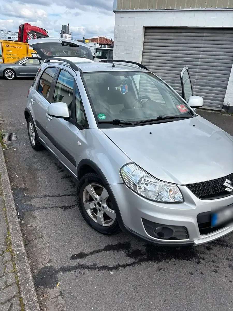 Gebraucht Suzuki SX4 130 PS (95 kW) 2011 Grau SUV