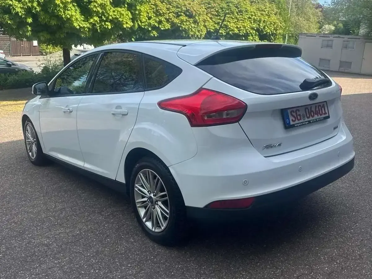 Gebraucht Ford Focus Business Edition 101 PS (74 kW) 2018 Frostweiß Kleinwagen