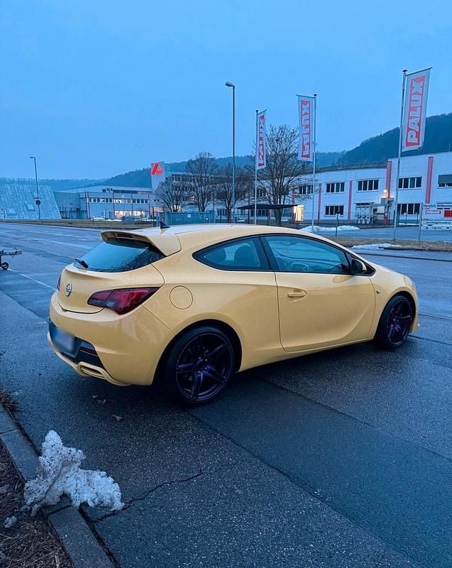 Gebraucht Opel Astra GTC 180 PS (132 kW) 2011 Gelb Limousine