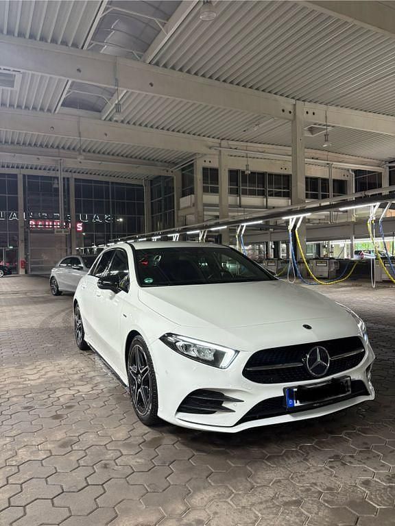 Gebraucht Mercedes A160 AMG line 109 PS (80 kW) 2020 Schwarz Limousine