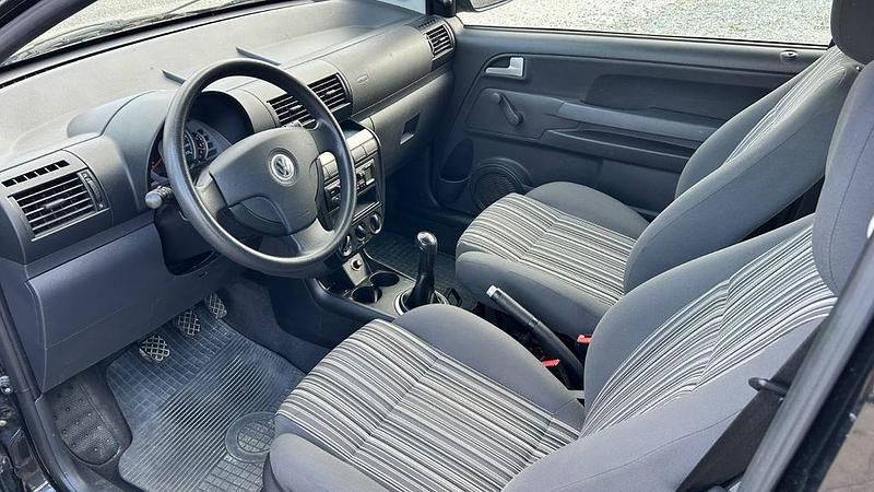 Gebraucht VW Fox 54 PS (39 kW) 2008 Schwarz Kleinwagen