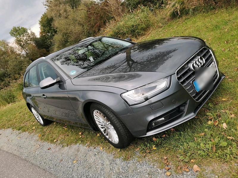 Grau Gebraucht 2013 Audi A4 Comfort Kombi | 10.000 € (Fairer Preis) - Bild 1/4