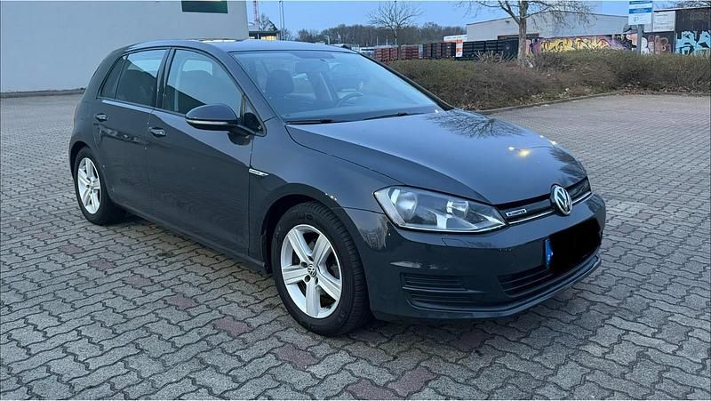 Gebraucht VW Golf VII Trendline 110 PS (80 kW) 2015 Grau Limousine