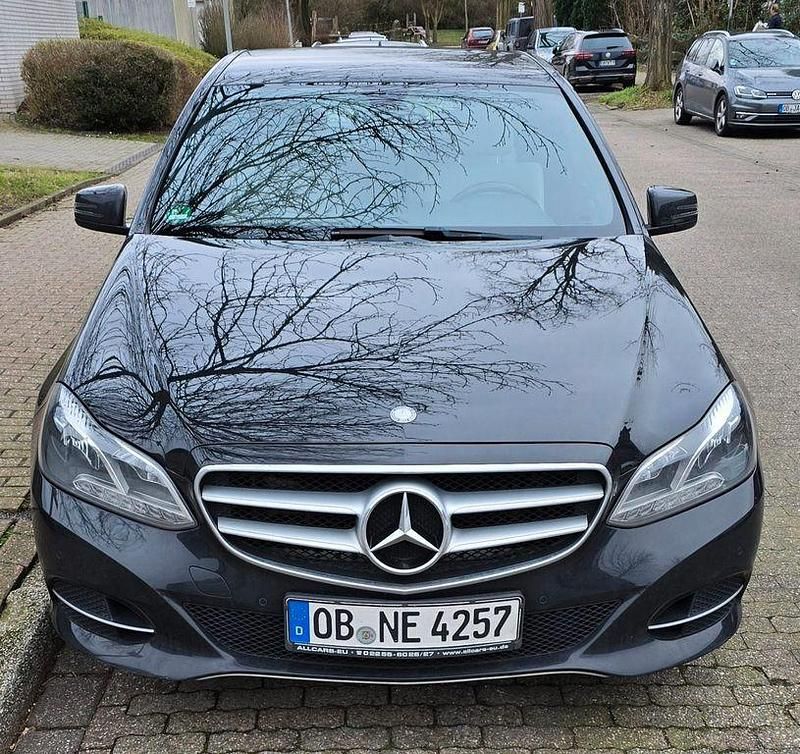 Schwarz Gebraucht 2015 Mercedes E220 Limousine | 15.000 € (Fairer Preis) - Bild 1/4