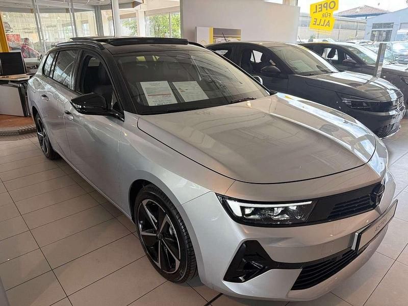 Grau Neu 2025 Opel Astra Kombi | 33.590 € (Teuer) - Bild 1/4