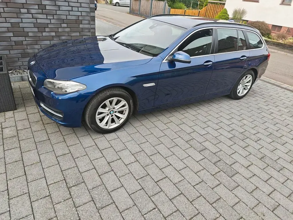 Gebraucht BMW 525 218 PS (160 kW) 2015 Blau Kombi