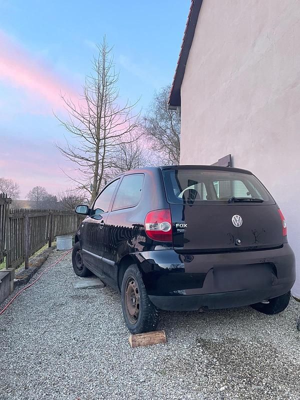 Gebraucht VW Fox 55 PS (40 kW) 2005 Schwarz Kleinwagen