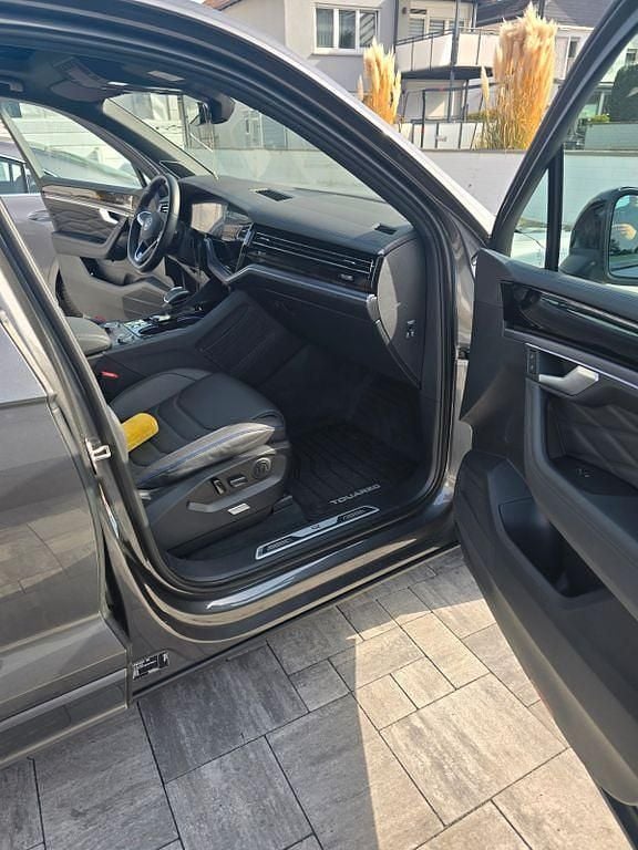 Gebraucht VW Touareg Edition 462 PS (339 kW) 2025 Grau SUV