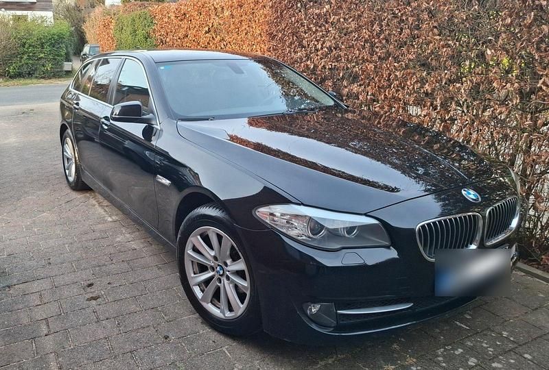 Gebraucht BMW 520 184 PS (135 kW) 2012 Schwarz Kombi