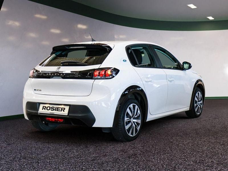 Gebraucht Peugeot e-208 Active 100 kW (136 PS) 2021 Weiß Kleinwagen
