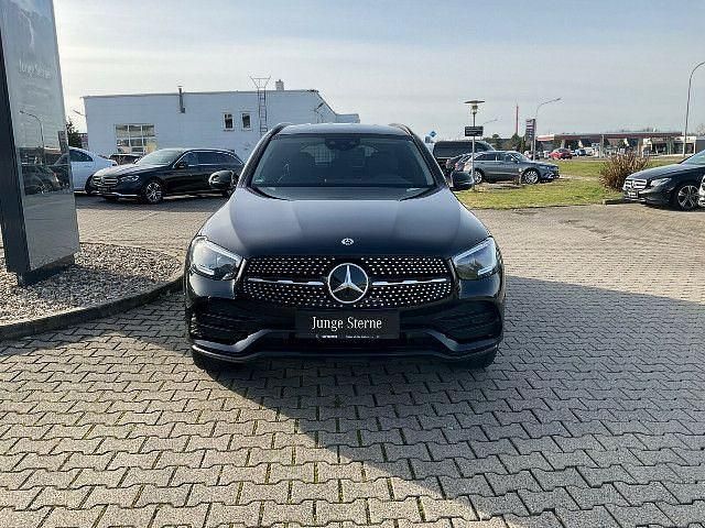 Schwarz Gebraucht 2021 Mercedes GLC400d AMG SUV | 33.990 € (Teuer) - Bild 1/4