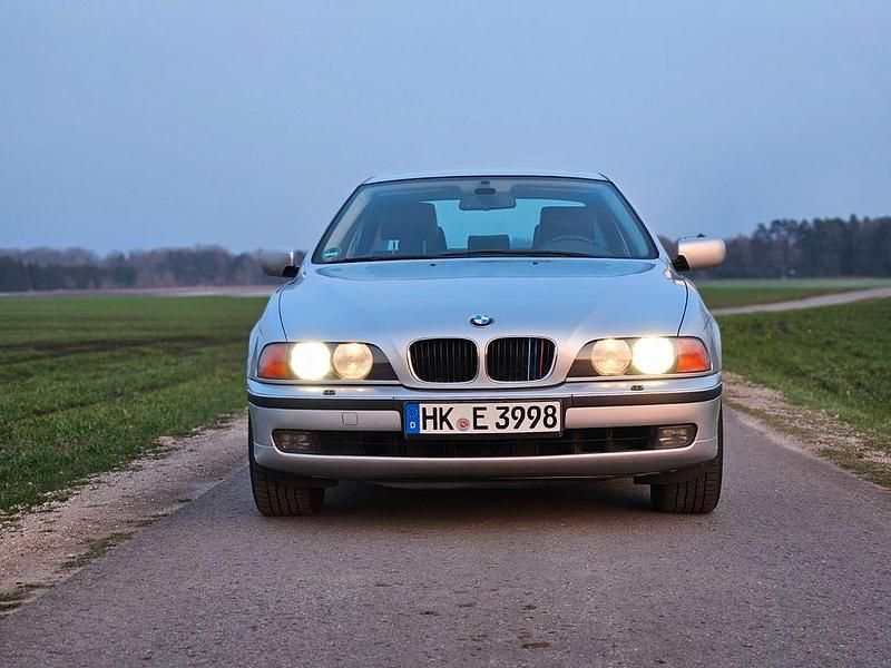 Gebraucht BMW 523 170 PS (125 kW) 1998 Silber Limousine