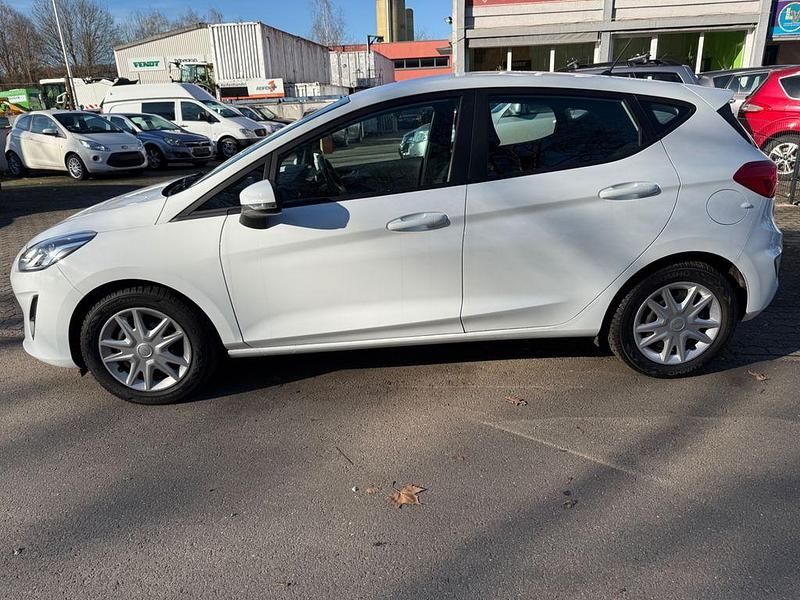 Gebraucht Ford Fiesta Trend 101 PS (74 kW) 2019 Weiß Kleinwagen