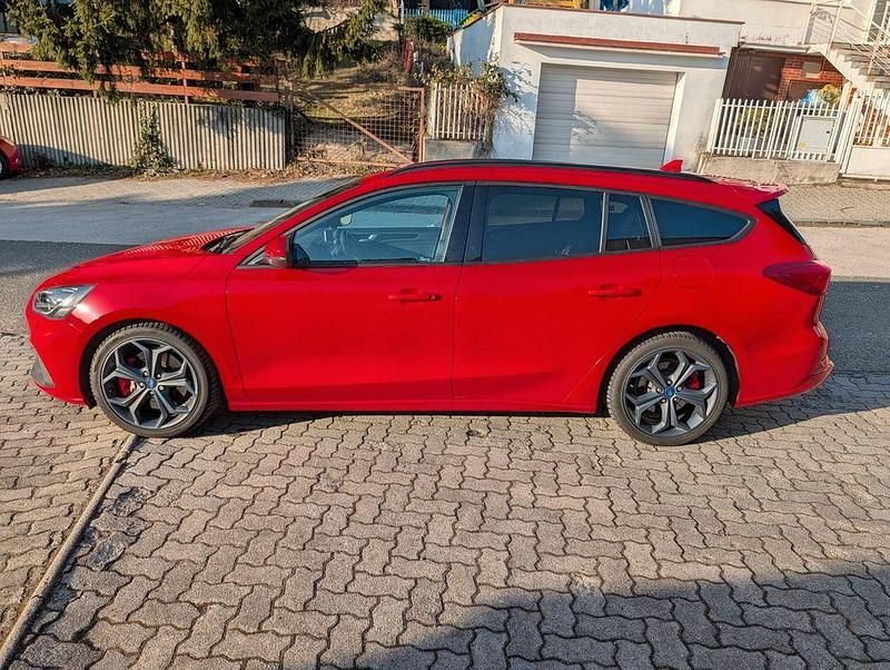 Gebraucht Ford Focus ST 280 PS (205 kW) 2019 Rot Limousine
