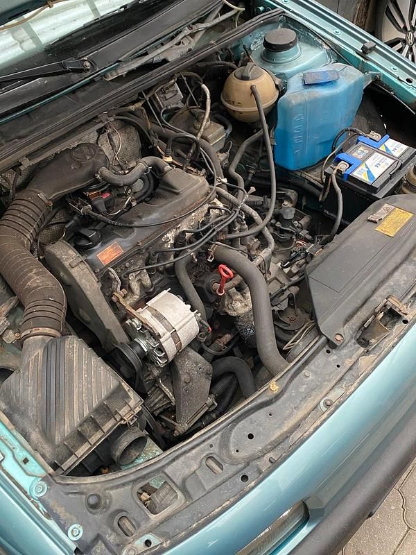 Grün Gebraucht 1992 VW Passat Kombi | 800 € - Bild 1/4