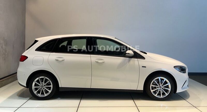 Weiß Gebraucht 2021 Mercedes B250e Van / Kleinbus | 18.989 € (Guter Preis) - Bild 1/4