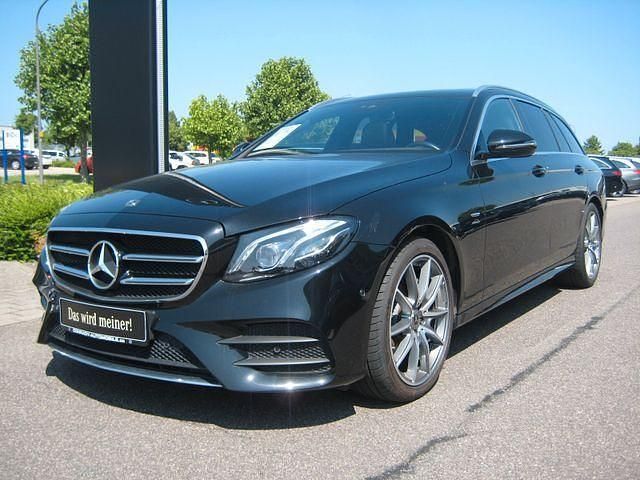 Schwarz Gebraucht 2019 Mercedes E220 AMG Limousine | 32.950 € (Superpreis) - Bild 1/4