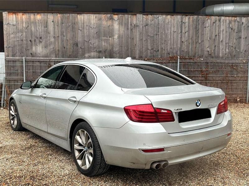 Gebraucht BMW 520 184 PS (135 kW) 2013 Silber Limousine