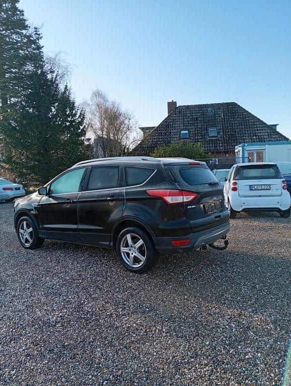 Gebraucht Ford Kuga Trend 150 PS (110 kW) 2016 Schwarz SUV