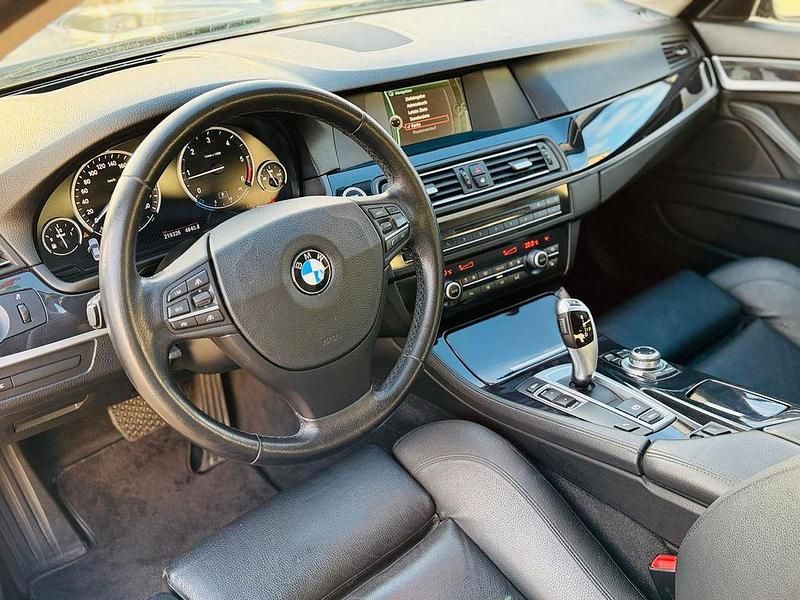 Gebraucht BMW 520 Sport Line 184 PS (135 kW) 2012 Schwarz Limousine