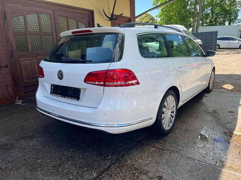 Gebraucht VW Passat Comfortline 170 PS (125 kW) 2011 Weiß Kombi