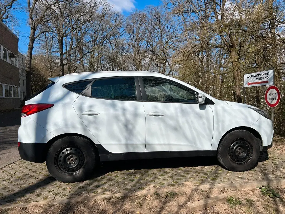 Gebraucht Hyundai ix35 Style 163 PS (119 kW) 2011 Weiß SUV