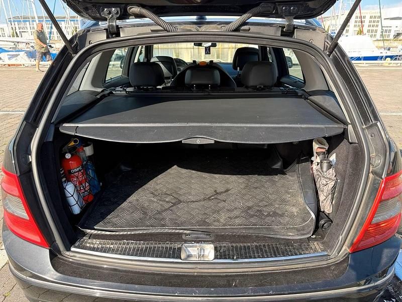 Gebraucht Mercedes C220 170 PS (125 kW) 2008 Schwarz Kombi