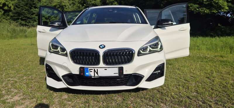 Weiß Gebraucht 2018 BMW 220 M Sport Van / Kleinbus | 21.500 € (Teuer) - Bild 1/4