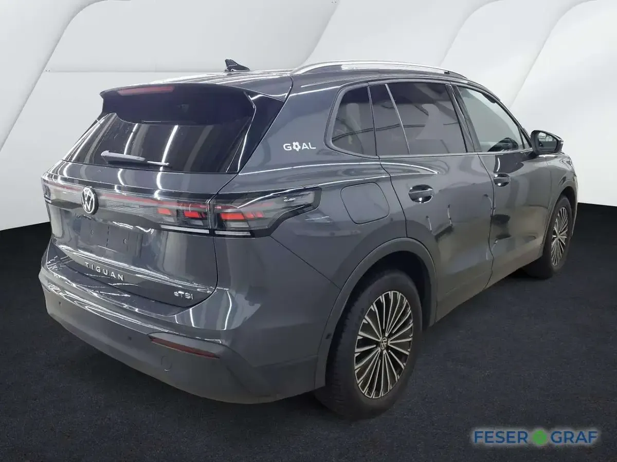 Gebraucht VW Tiguan Goal 131 PS (96 kW) 2025 Delfingrau metallic SUV