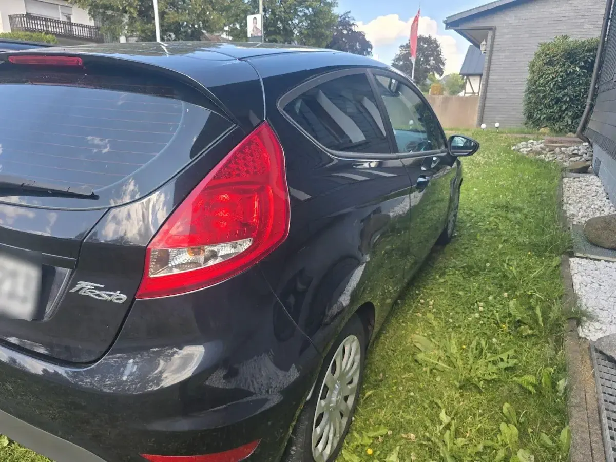 Gebraucht Ford Fiesta Titanium 82 PS (60 kW) 2010 Schwarz Limousine