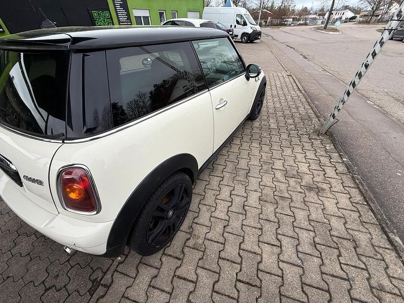 Gebraucht Mini ONE 119 PS (87 kW) 2007 Weiß Kleinwagen