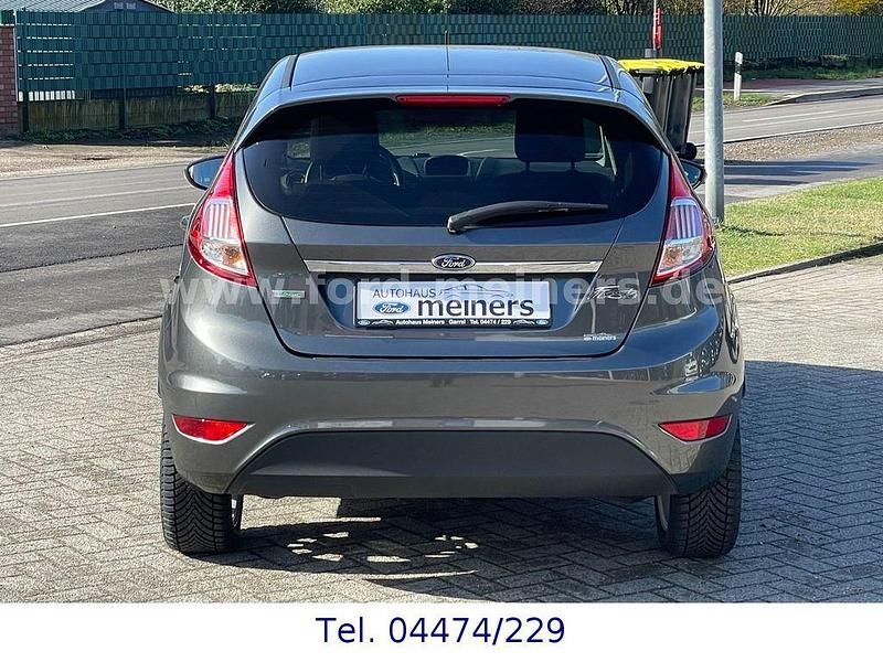 Gebraucht Ford Fiesta Titanium 101 PS (74 kW) 2016 Grau Limousine