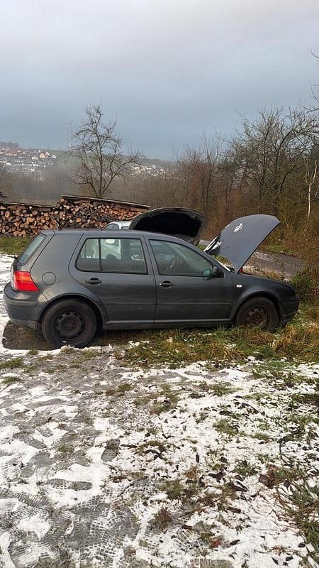 Blau Gebraucht 1998 VW Golf IV Kleinwagen | 200 € (Superpreis) - Bild 1/4