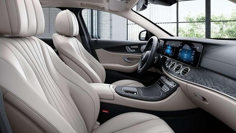 Gebraucht Mercedes E400 AMG 330 PS (242 kW) 2023 Graphitgrau Kombi