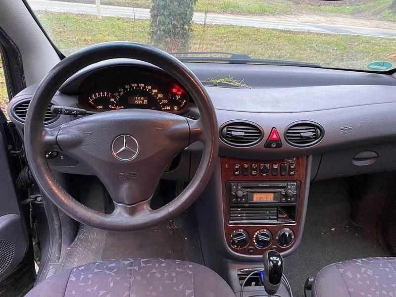 Gebraucht Mercedes A160 Elegance 102 PS (75 kW) 2002 Schwarz Limousine