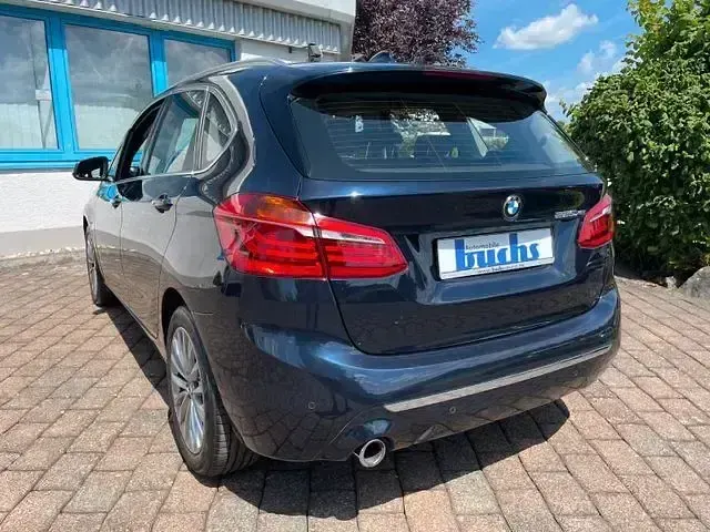 Gebraucht BMW 225 Active Tourer Luxury Line 136 PS (100 kW) 2020 Imperialblau brillanteffekt Van / Kleinbus