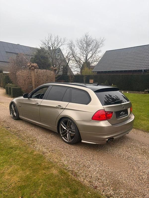 Gebraucht BMW 320 Comfort Edition 184 PS (135 kW) 2011 Kombi