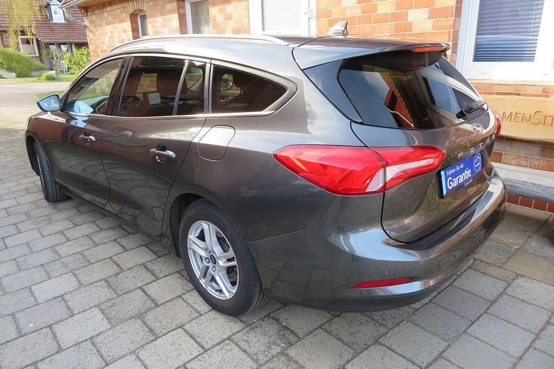 Gebraucht Ford Focus 120 PS (88 kW) 2021 Grau Kombi