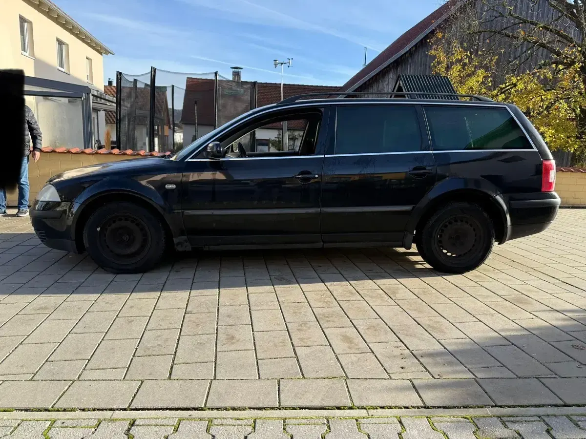 Gebraucht VW Passat 131 PS (96 kW) 2003 Schwarz Kombi