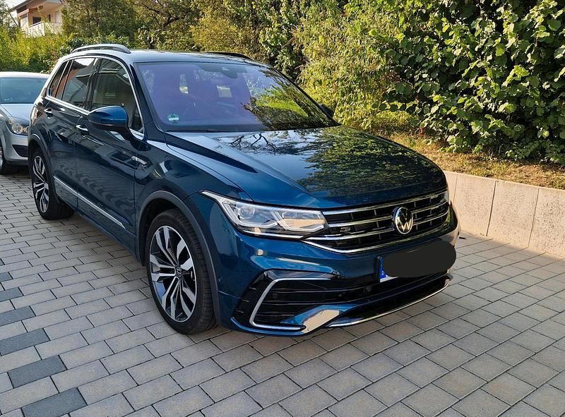 Blau Gebraucht 2022 VW Tiguan R-line SUV | 39.999 € (Etwas zu teuer) - Bild 1/4