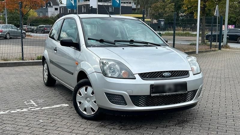 Silber Gebraucht 2006 Ford Fiesta Kleinwagen | 750 € (Superpreis) - Bild 1/4