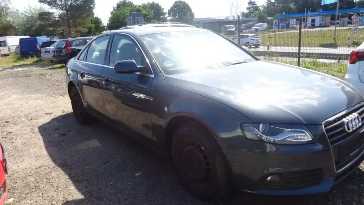 Gebraucht Audi A4 Ambiente 120 PS (88 kW) 2011 Grau Limousine