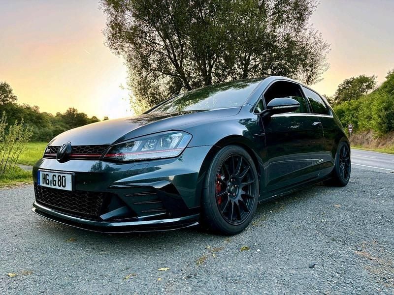 Grau Gebraucht 2016 VW Golf VII GTI Clubsport Limousine | 25.890 € - Bild 1/4