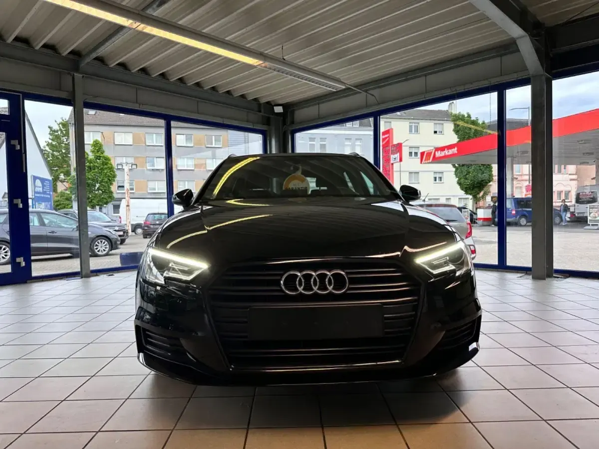 Gebraucht Audi A3 Design 116 PS (85 kW) 2018 Schwarz Limousine
