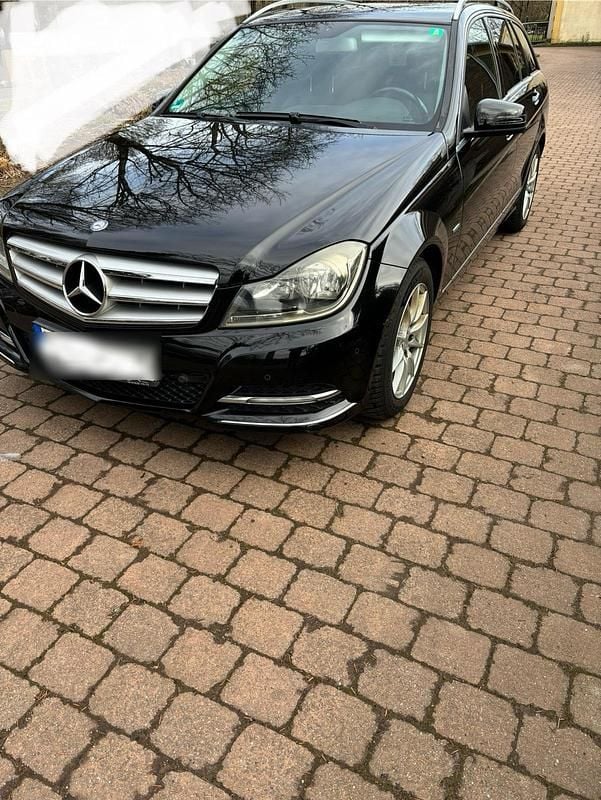 Gebraucht Mercedes C220 170 PS (125 kW) 2012 Schwarz Kombi