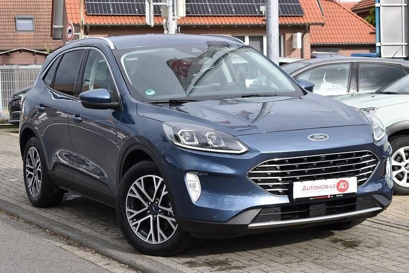 Gebraucht Ford Kuga Titanium 152 PS (111 kW) 2021 Blau SUV