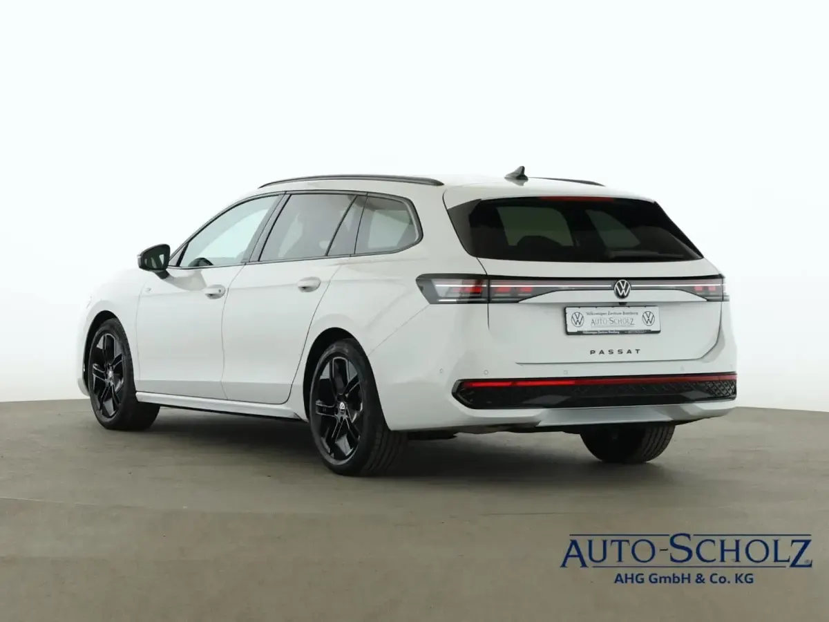 Gebraucht VW Passat R-line 193 PS (141 kW) 2025 Weiß Kombi