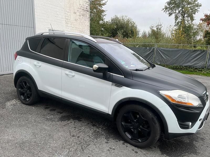 Gebraucht Ford Kuga Titanium 139 PS (102 kW) 2009 Weiß SUV