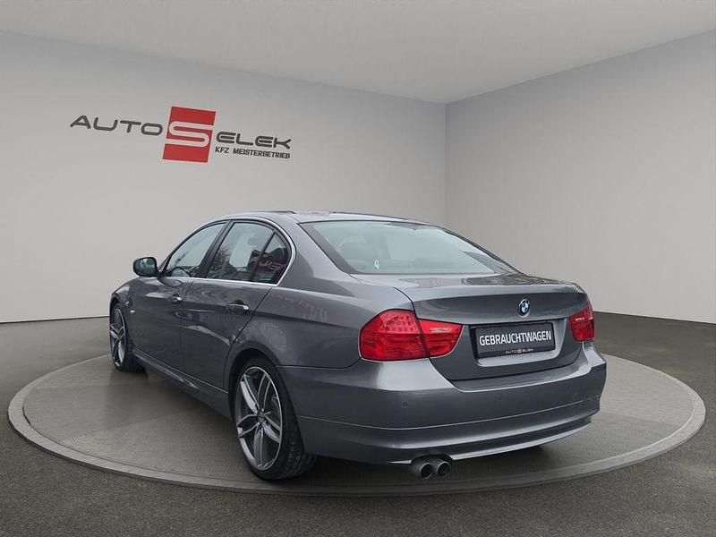 Gebraucht BMW 325 Comfort Edition 204 PS (150 kW) 2011 Grau Limousine